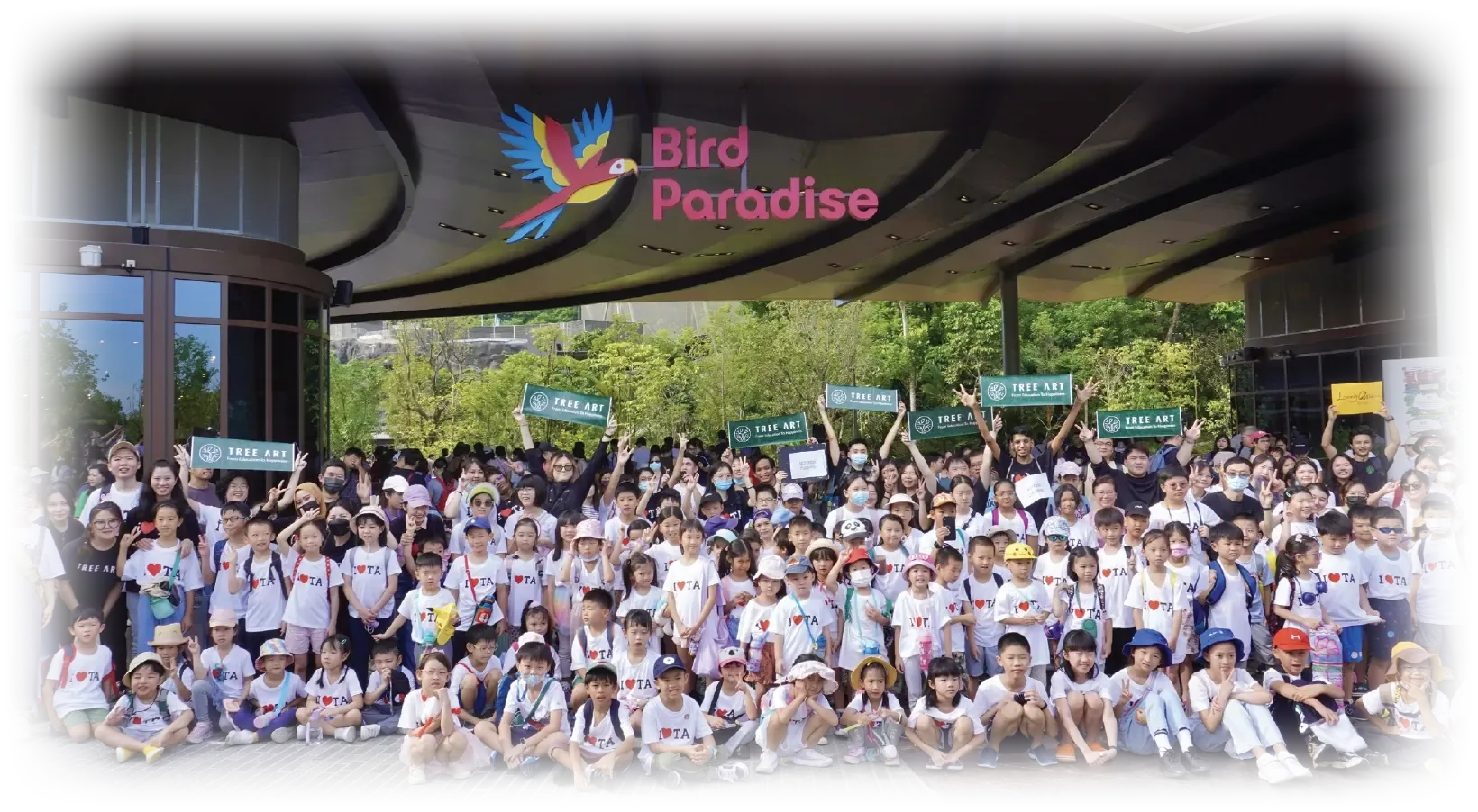 TREE ART families and teachers gathered for a group photo at Bird Paradise Singapore