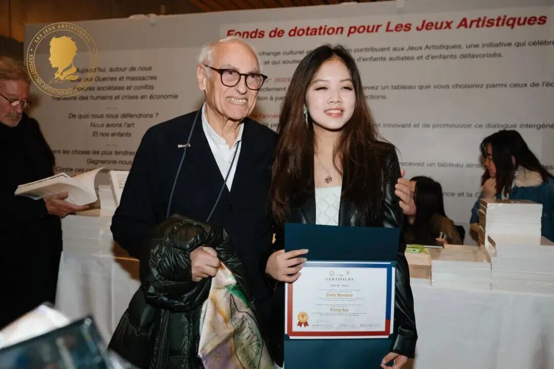 Certificate presentation with an exhibition guest